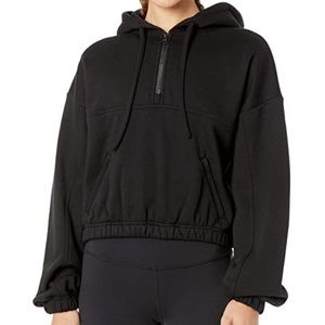 Alo yoga stadium half zip hoodie